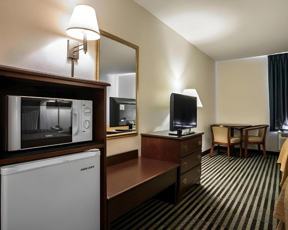 Quality Inn Columbia Airport West Columbia Εξωτερικό φωτογραφία